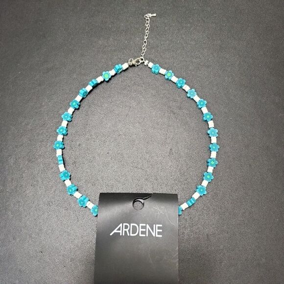 Blue, green and white flower necklace - Picture 1 of 11